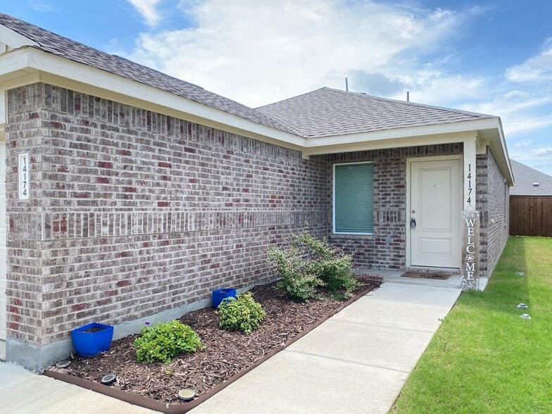 Building Photo - 14174 Inglebert St