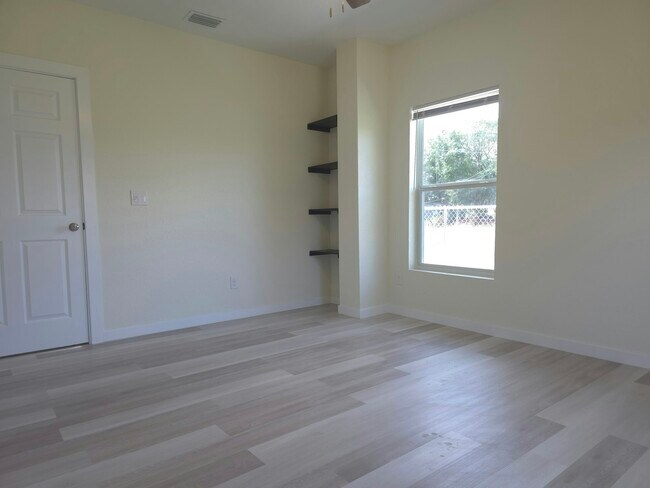 Building Photo - 119 Pine Island Dr