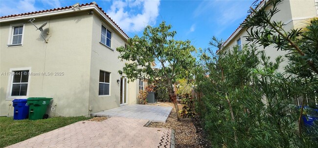 Building Photo - 3541 SW 170th Ave