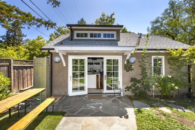 Building Photo - 5 Year "Young" Cottage w/ AC & Private Yard!