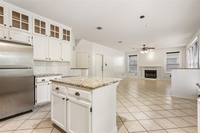Building Photo - 2604 Stenson Dr