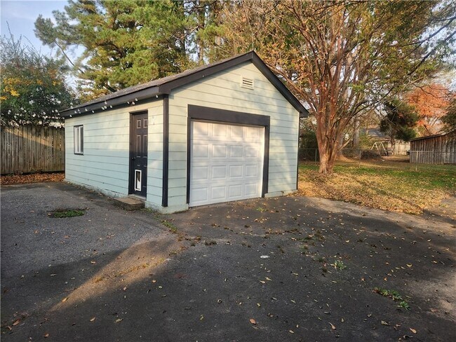 Building Photo - 306 Hayes St