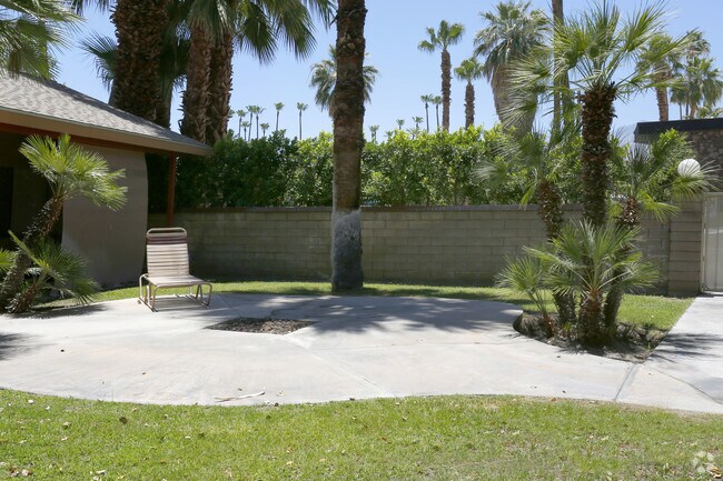 Building Photo - El Moro Villa Apartments