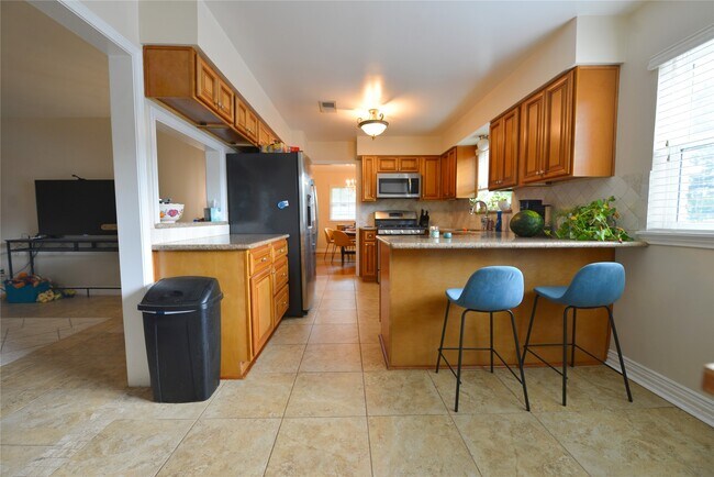 Building Photo - 5118 Lymbar Dr