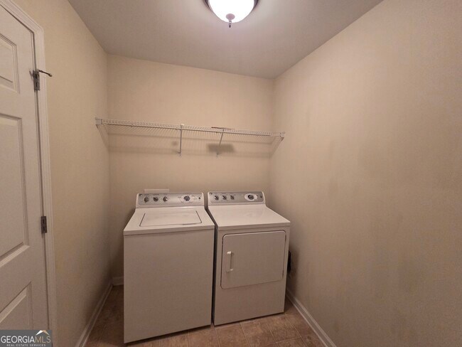 Building Photo - 4213 Brentwood Dr
