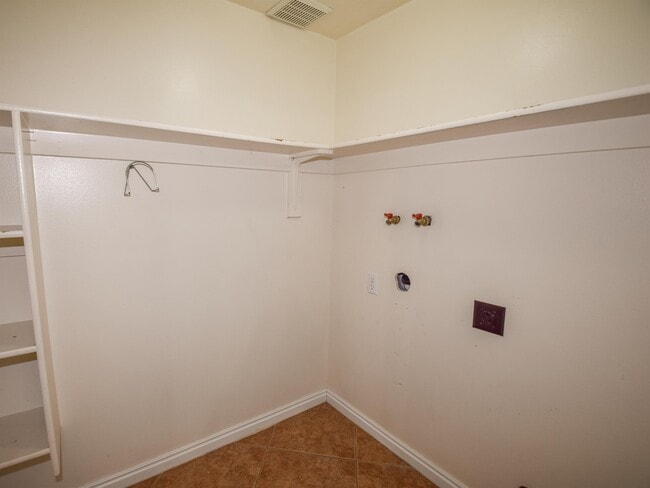 Building Photo - 262 W 1395 S