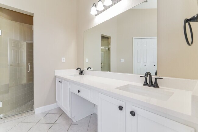 Building Photo - 1968 Downs Ct