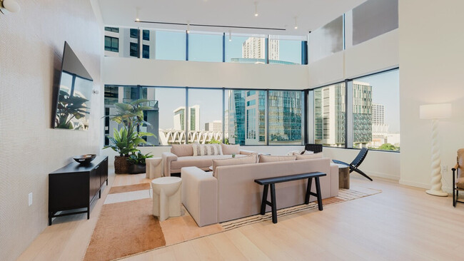 Building Photo - 40 NW 3rd St