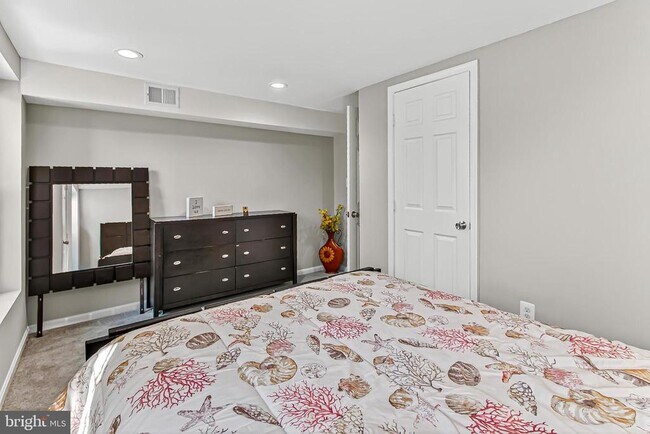 Building Photo - 1300 Pinstripe Ct