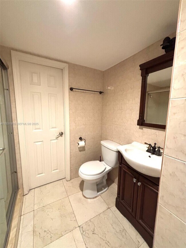 Building Photo - 1817 S Ocean Dr