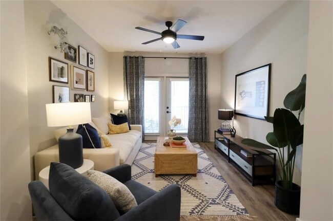 Building Photo - 300 Hwy 81