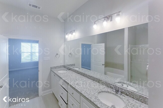 Building Photo - 4816 W Dacha Ln