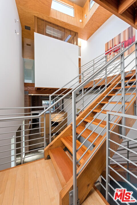 Building Photo - 503 San Juan Ave