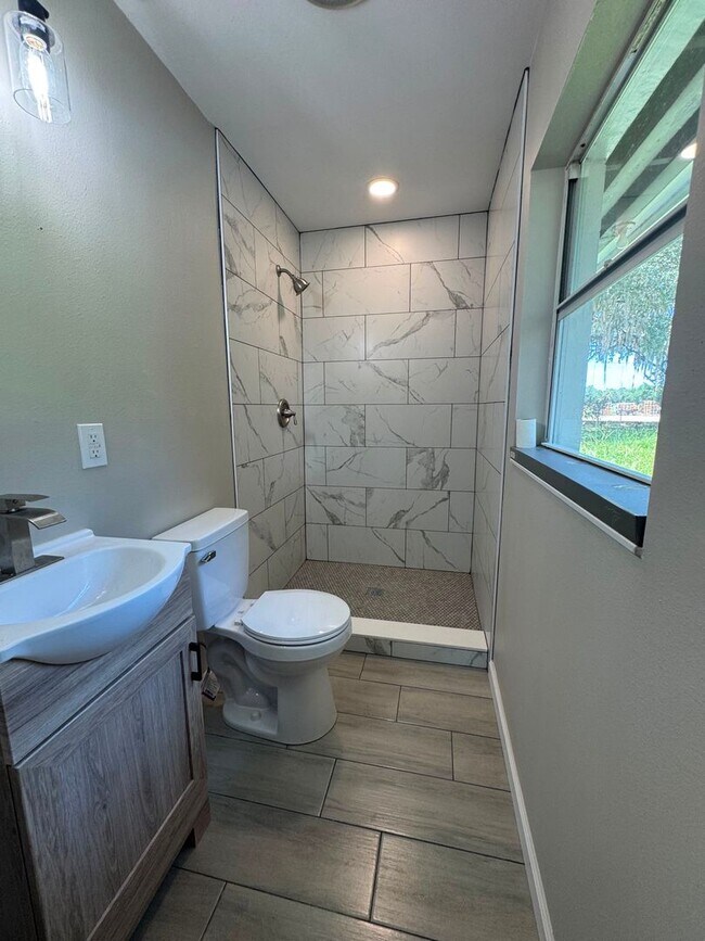 Building Photo - No HOA. Oversized 3/2 Home. NEW PHOTOS COMING SOON