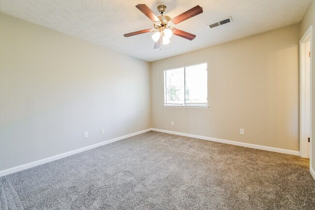 Building Photo - 2464 Hewatt Rd