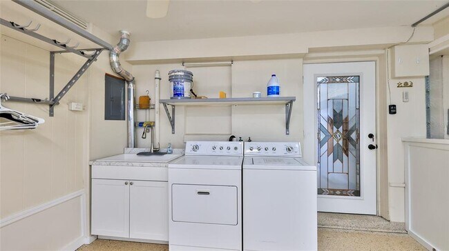 Building Photo - 61 Ocean Palm Villa S