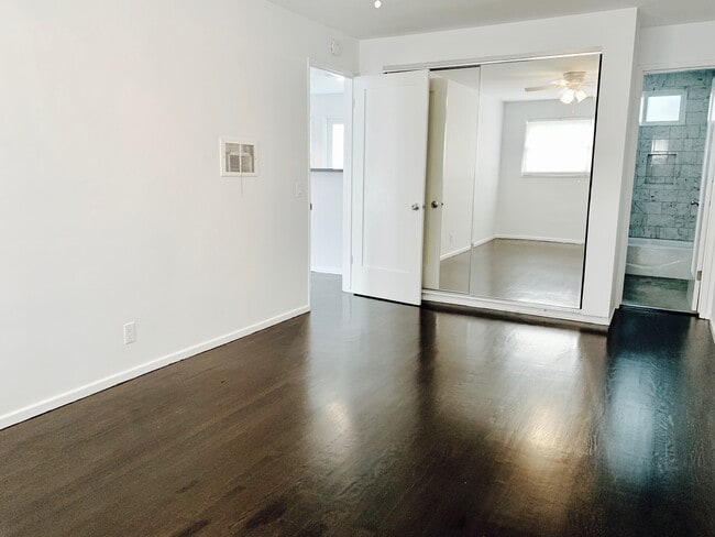 Building Photo - 710 Bay St