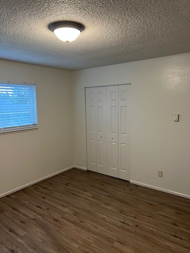 Building Photo - 624 Berrydale Ave