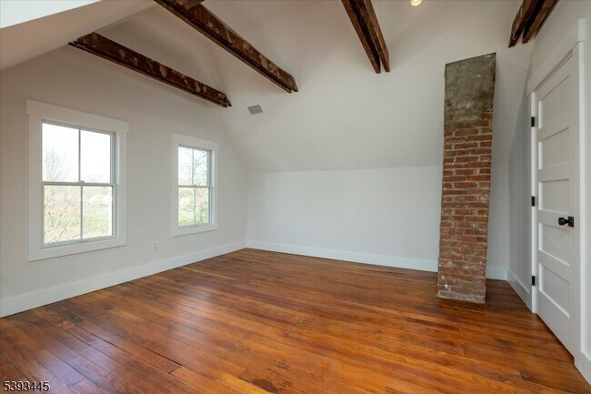 Building Photo - 59 Chestnut St