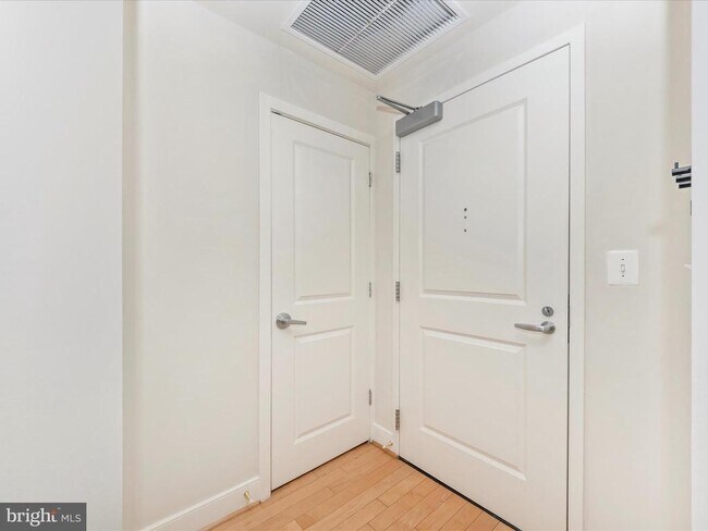 Building Photo - 4101 Albemarle St NW