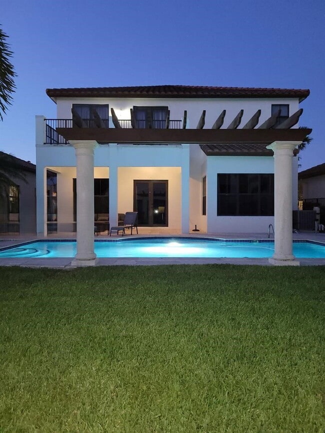 Building Photo - Northwest 82nd Drive, Pembroke Pines, FL 3...