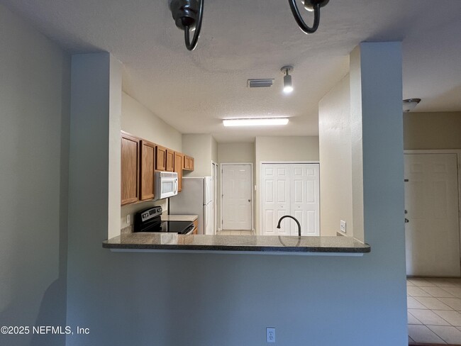 Building Photo - 621 Southbranch Dr