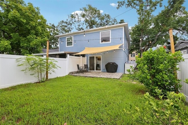 Building Photo - 2405 W Stroud Ave