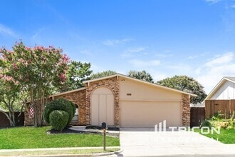 Building Photo - 3816 Aspenwood Dr