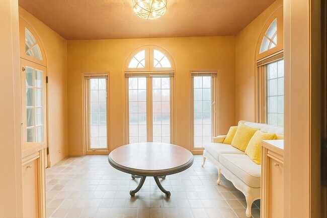 Building Photo - 177 Springfield St