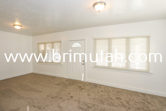 Building Photo - 1470 S 400 E