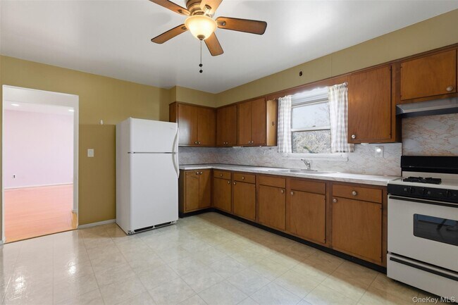 Building Photo - 166 Park Hill Ave