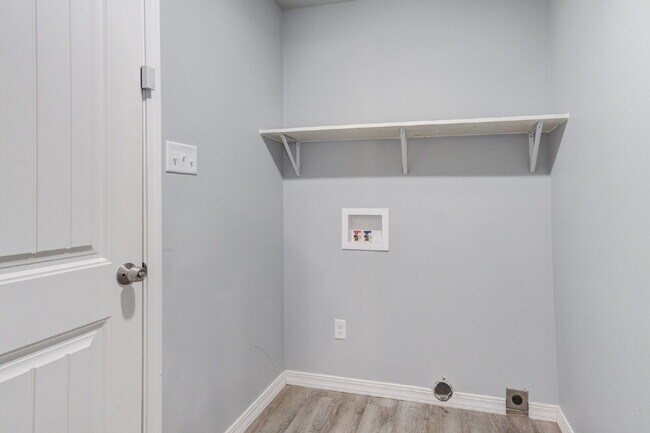 Building Photo - Wonderful 3 Bed 2 Bath in Willow Bend!