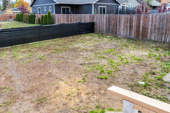 Building Photo - 3904 E 30th Ave