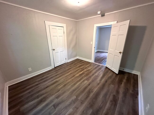 Building Photo - 3 Bedrooms, 1 Bathroom - North Rome House