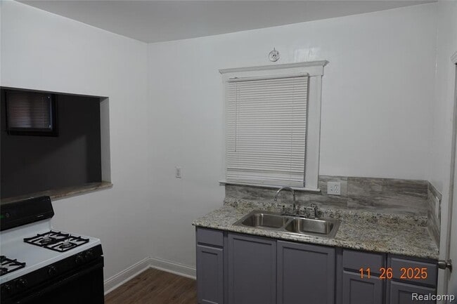 Building Photo - 112 Richton St