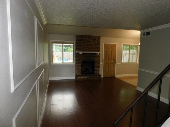 Building Photo - 1007 Windy Trail