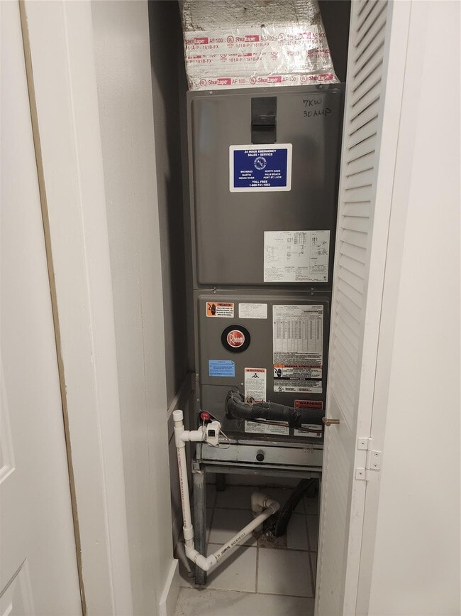 Building Photo - 1303 Seagrape Cir