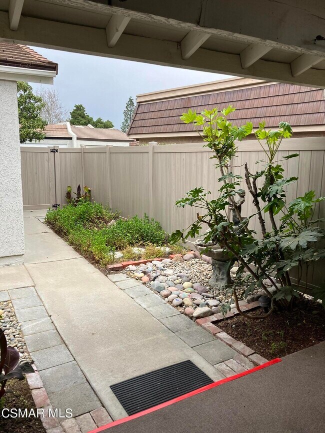 Building Photo - 2558 Northlake Cir