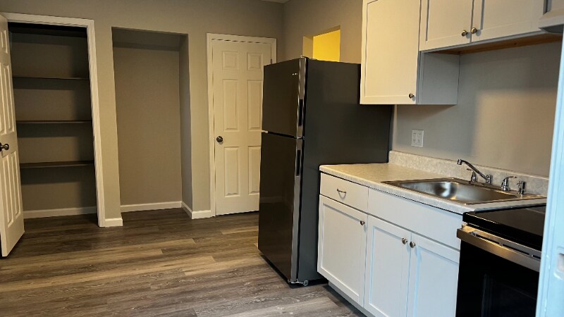 Building Photo - 993 Cleveland Ave