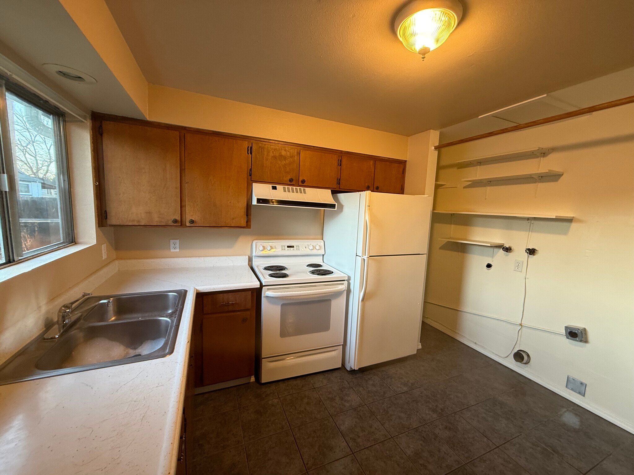 Building Photo - 431 N 5th St