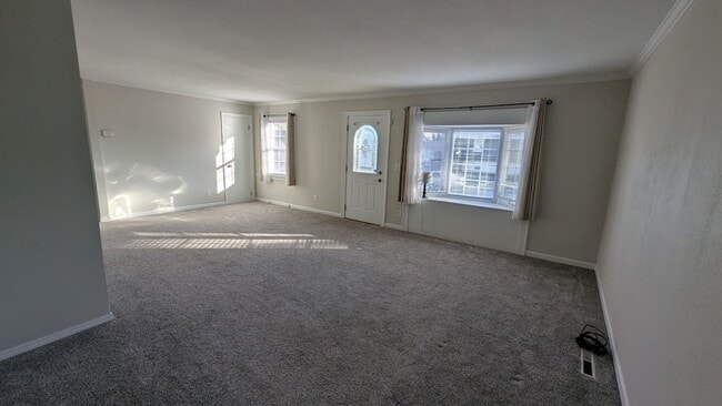 Building Photo - 1750 W 54th St