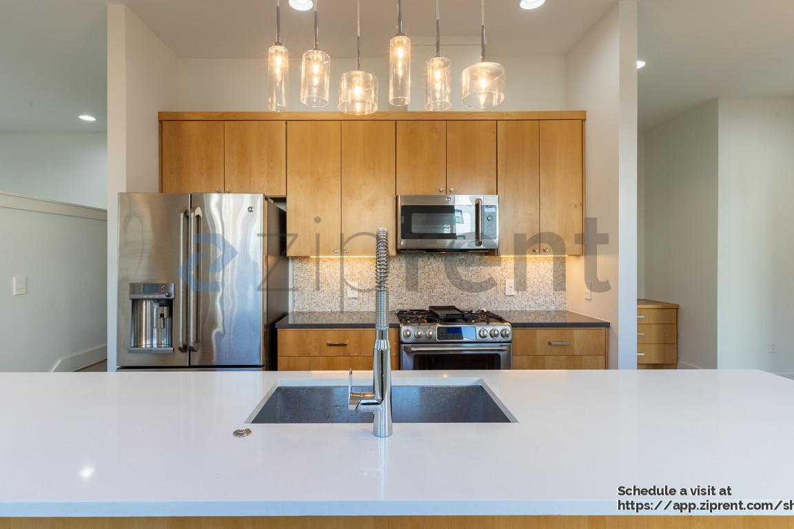 Building Photo - 3133 Govalle Ave