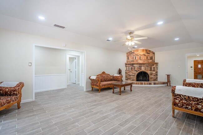 Building Photo - 4503 Westminister Dr