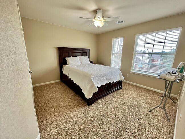 Building Photo - 21106 El Suelo Bueno