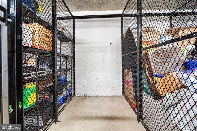 Building Photo - 255 W Falls Station Blvd