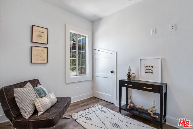 Building Photo - 2217 Scott Ave