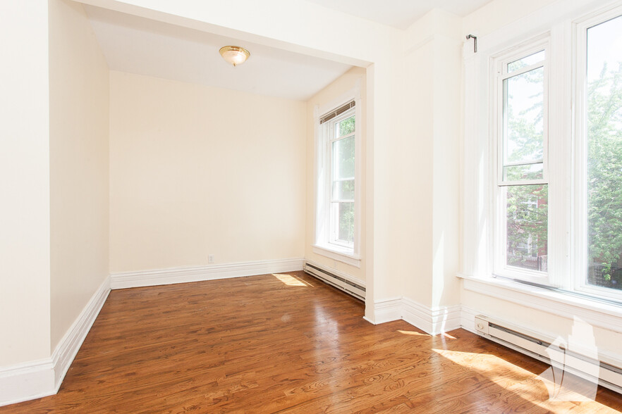 Building Photo - 1310 N Artesian Ave