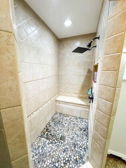 Building Photo - 3641 Fisher Rd