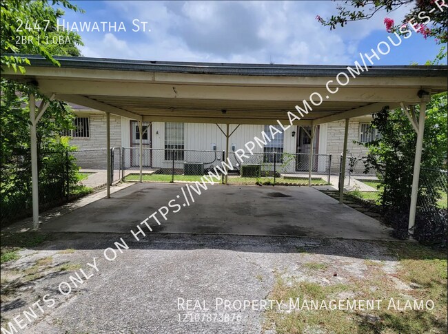 Building Photo - 2447 Hiawatha St