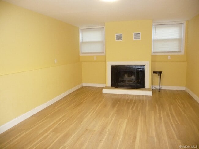 Building Photo - 7 Weather Vane Way